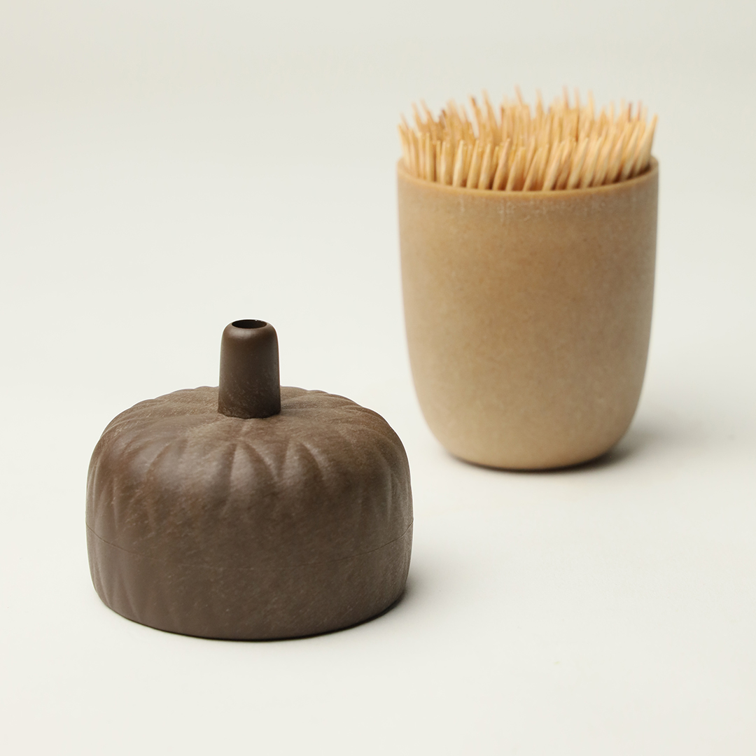 QL10510 Acorn Toothpick Holder WEB 05
